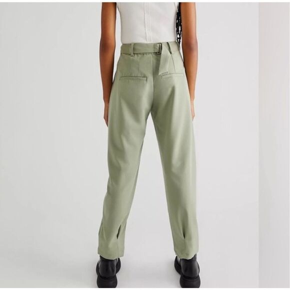 Free People Pleated Wide Zoey Tapered Trouser Pant in Moss Green Women’s Size 6 - Picture 2 of 12